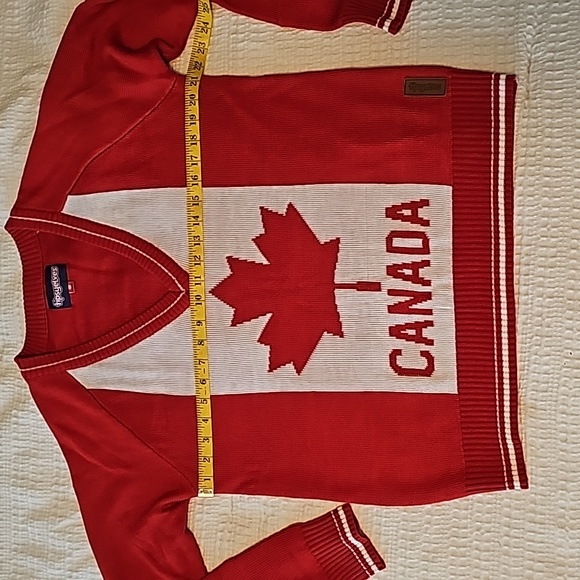 Canada Women's Sweater - Picture 3 of 7